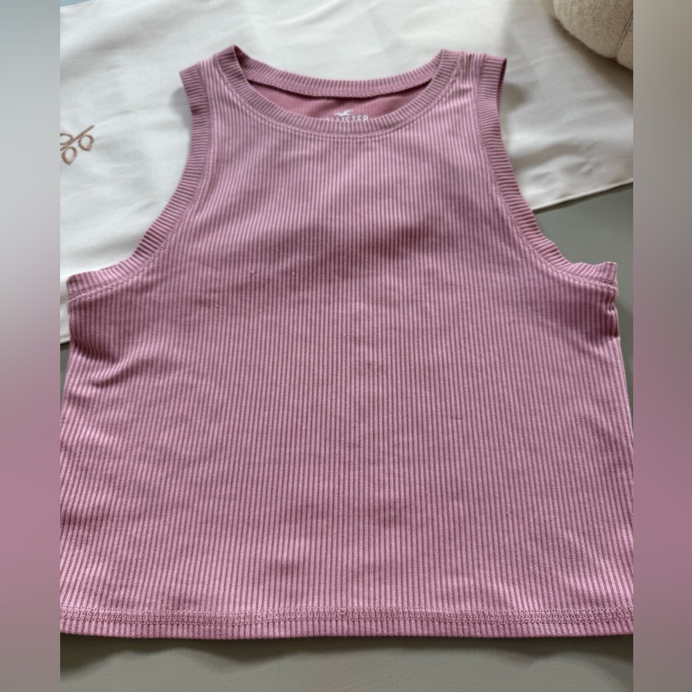 Hollister cropped tank